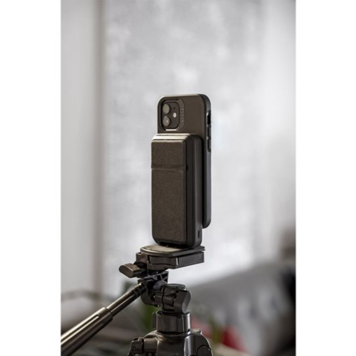 Mophie Snap+ Powerstation Stand Wireless 10000 mAh Power Bank - 20 Watt - PROTEUS MARINE STORE