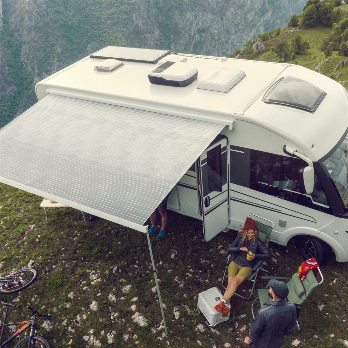 Dometic FreshJet FJX4 1500M Roof Air Conditioner White for Motohome Caravans