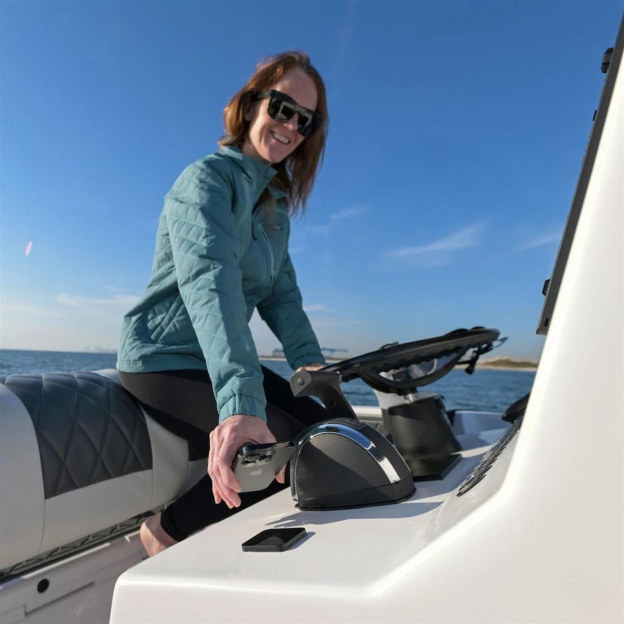 Scanstrut Wireless Ultra 15W Qi2 Magnetic Waterproof 12/24V iPhone Charger SC-CW-14G