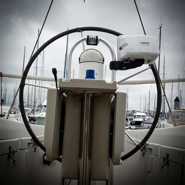 Scanstrut SPR-8-AM ScanPod Arm Pod for Displays Up To 9" (Garmin) - PROTEUS MARINE STORE