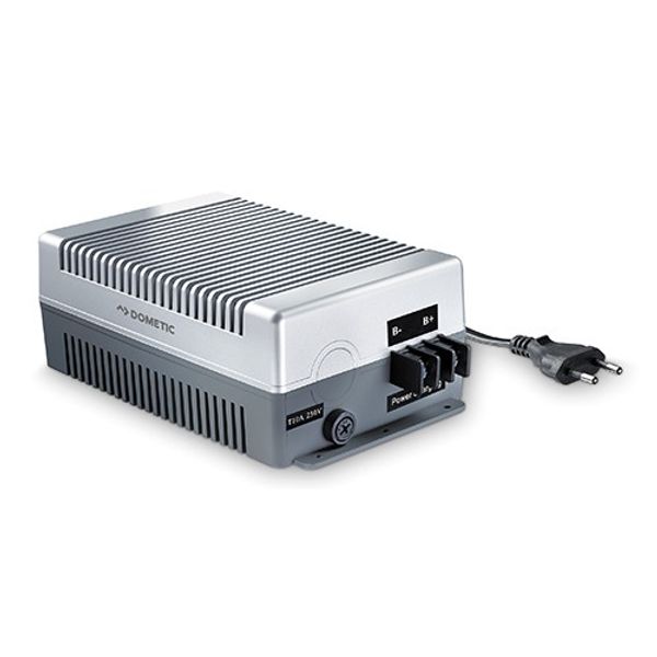 Dometic Iu812 Battery Charger 8A 12V - PROTEUS MARINE STORE